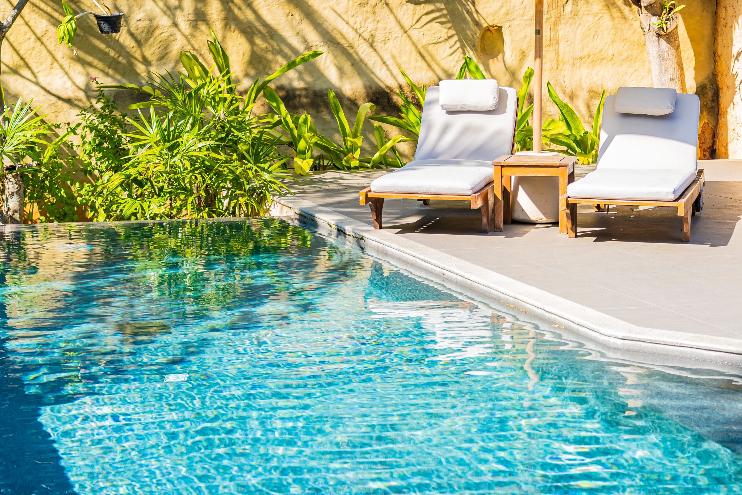Beckenrandsteine_private_pool